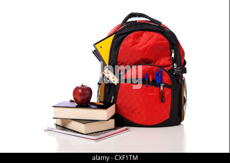Bunte Schule zurück packen überfüllt mit Schulbedarf wie Stifte, Bleistifte. Tablets, Notebooks und Bücher Stockfoto