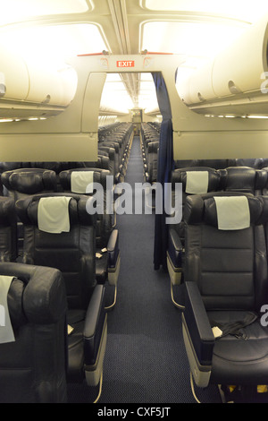 Boeing 737-Interieur in einer Konfiguration mit British Airways. Stockfoto