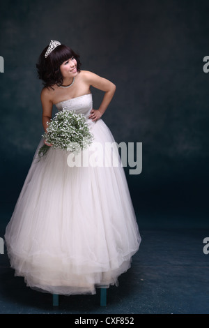 chinesische Braut Porträt im Studio. Stockfoto