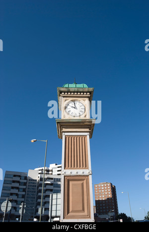 die 1897 Sunbury cross Uhr, gebaut anlässlich Königin Victorias Diamant-Jubiläum, Sunbury Kreuz, Middlesex, england Stockfoto