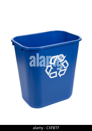 Blaue Recycling Container auf einem weißen Hintergrund Stockfoto