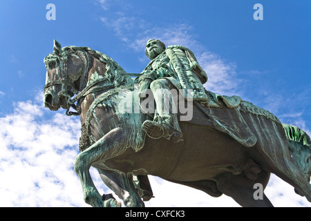 Denkmal der Knez Mihailo in Belgrad über blauen Himmel Stockfoto