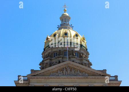 Goldhaube und Kuppel der Iowa State Capitol Gebäude oder Statehouse in Des Moines Stockfoto