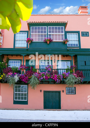 Santa Cruz De La Palma koloniale Blumen Haus Fassaden in Kanarische Inseln Stockfoto