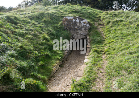 Uley Long Barrow (Hetty Pegler Tump) - Eingang Stockfoto