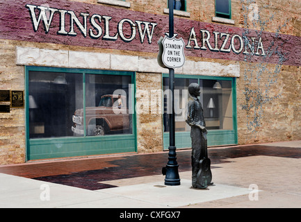 Die Ecke von Winslow, Arizona als über The Eagles "Take It Easy" Lied berühmt gemacht. Stockfoto