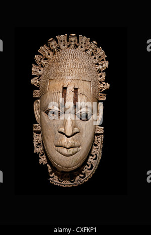 Königinmutter Anhänger Maske einen 16. Jahrhundert Nigeria Court of Benin Culture Edo Völker Elfenbein 23,8 x 12,7 cm Afrika Stockfoto