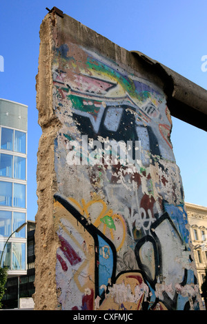 Stück der Berliner Mauer am Deutschen Museum kalten Krieges angezeigt Stockfoto