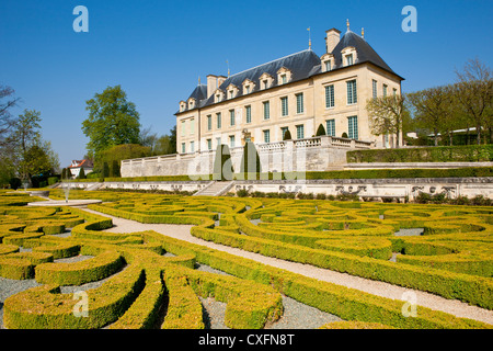 Château d'Auvers Sur Oise Ou Léry mit Les Jardins À la Française (französische formale Garten), Frankreich Stockfoto