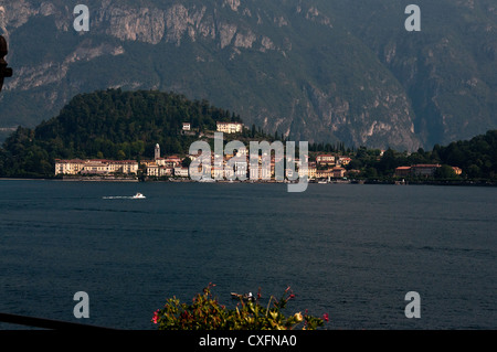 Bellagio am Comer See Italien von Cadenabbia angesehen Stockfoto