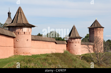 Mauer des Klosters des Heiligen Euthymios in Susdal, Russland Stockfoto