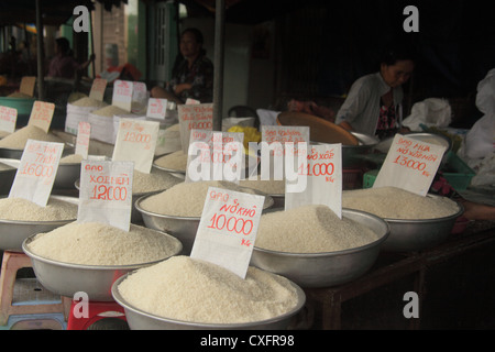 Reis im lokalen Markt, Vietnam Stockfoto