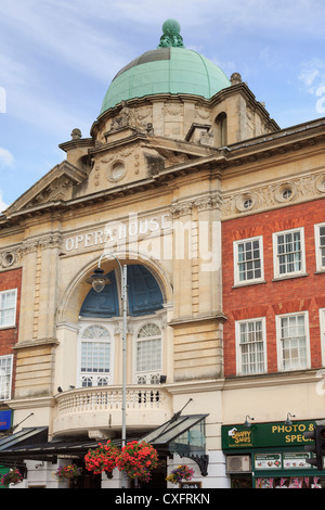 Die alte Kuppel Oper Gebäude in Mount Pleasant Road, Royal Tunbridge Wells, Kent, England, UK, Großbritannien Stockfoto
