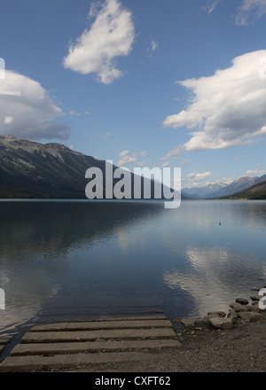 Elch-See im Mount Robson Provincial Park, Britisch-Kolumbien, vom östlichen Ende aus gesehen Stockfoto