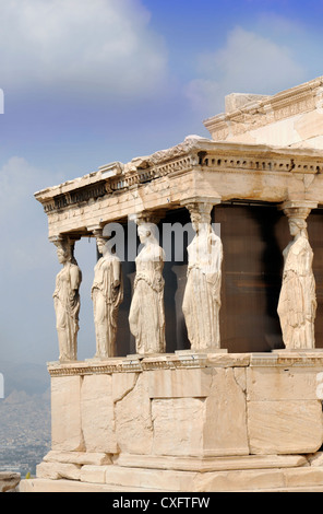 Das Erechtheion Tempels mit der Vorhalle die Karyatiden auf der Akropolis in Athen, Griechenland Stockfoto