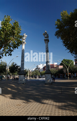 Römische Säulen, garniert mit Statuen von Herkules und Julius Caesar an der Alameda de Hercules Sevilla Spanien Stockfoto