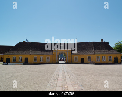 Roskilde Palace ist ein vier Flügel gelb barocke Gebäude erbaut 1733-1736 an der Stelle, wo das Pfarrhaus verwendet werden. Stockfoto