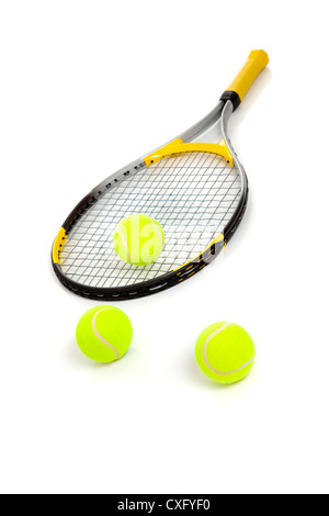 Tennisschläger mit drei gelben Tennisbällen Stockfoto