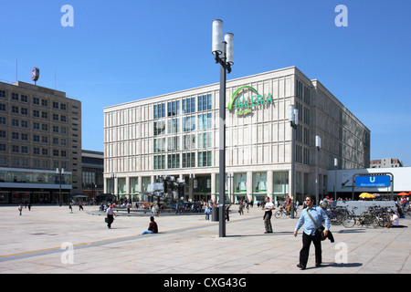 Berlin, Alexanderplatz und Kaufhof Stockfoto