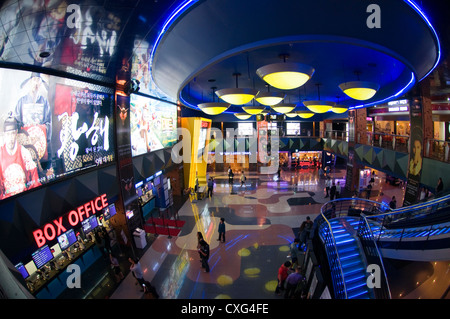 Innenraum der Coex Mall, das größte unterirdische Einkaufszentrum in Asien, Seoul, Korea. Stockfoto