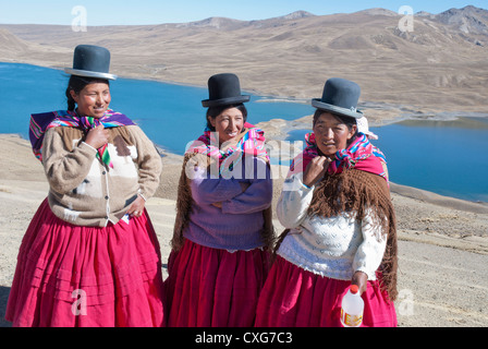 Aymara Frauen in der Cordillera Real Stockfoto