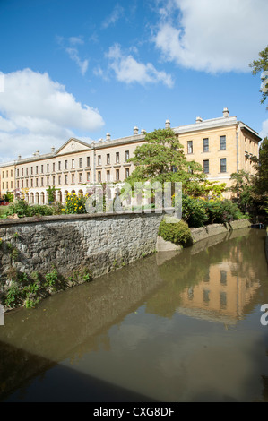 Das neue Gebäude Magdalen College Oxford England UK über Fluss Cherwell von Addison Spaziergang gesehen Stockfoto