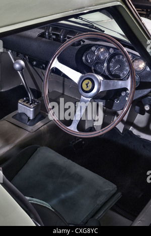 1963 Ferrari GTO Interieur und Lenkrad Stockfoto