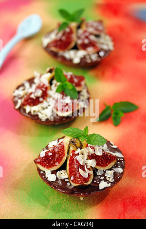 Törtchen mit Feigen und Schokolade. Rezept zur Verfügung. Stockfoto