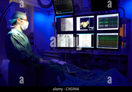 Berlin, Untersuchung in einer hochmodernen Kardiologie-Klinik Stockfoto