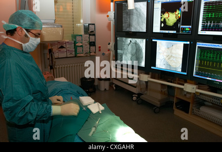 Berlin, Untersuchung in einer hochmodernen Kardiologie-Klinik Stockfoto