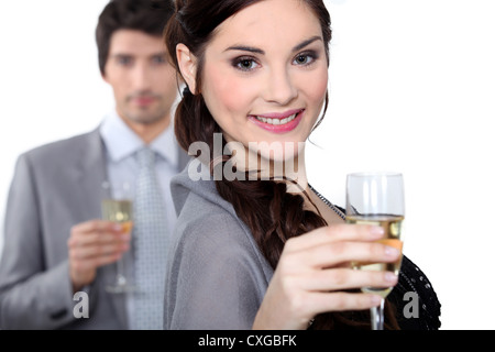 Paar mit Sektgläsern Stockfoto