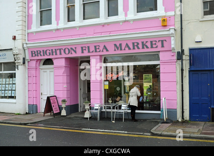 Brighton-Flohmarkt Antiquitäten Geschäfte im Bereich Kemptown der Stadt UK Stockfoto