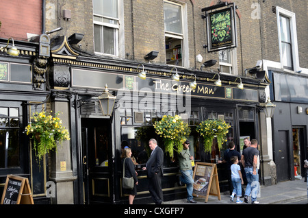 Der grüne Mann Kneipe in Berwick Street, Soho, London, England Stockfoto