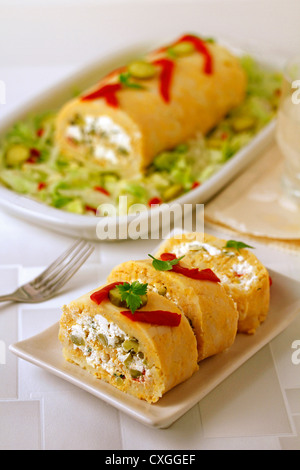 Kichererbsen und Kartoffeln Rollen mit frischem Käse. Rezept zur Verfügung. Stockfoto