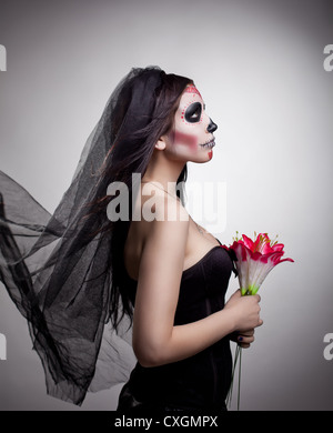 Tote Braut Frau im Schädel Kunst Gesichtsmaske Stockfoto