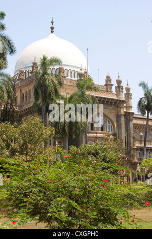 Zentrale Kuppel von Chhatrapati Shivaji Maharaj Vastu Sangrahalaya (früher bekannt als Prince Of Wales Museum), Mumbai, Indien. Stockfoto