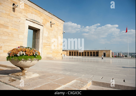 Hof-Pavillon auf der zentralen Quadrat Anitkabir, das monumentale Atatürk-Mausoleum in Ankara, Zentral-Anatolien Stockfoto