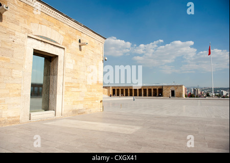 Hof-Pavillon auf der zentralen Quadrat Anitkabir, das monumentale Atatürk-Mausoleum in Ankara, Zentral-Anatolien Stockfoto