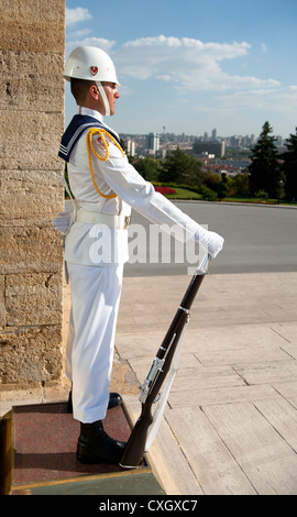 Marine Soldat auf Wache am Anitkabir, Mausoleum von Atatürk, Präsident und Gründer der türkischen Republik Stockfoto