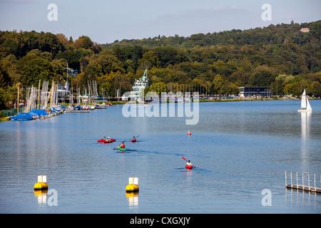 Wasser Sportaktivität am Baldeneysee See, ein Stausee des Flusses Ruhr, Essen, Deutschland. Stockfoto