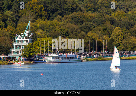 Wasser Sportaktivität am Baldeneysee See, ein Stausee des Flusses Ruhr, Essen, Deutschland. Stockfoto