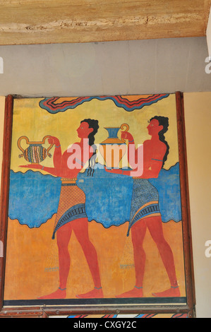 Detail im Knossos Palast der größte erhaltene minoische Palast, Fresco-libation-Angebote in Hunderten von speziell entworfenen Vasen gehalten.Kreta, Griechenland Stockfoto