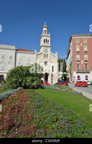 Die Kirche des Heiligen Franziskus auf der Riva Waterfront, Split, Split-Dalmatien, Kroatien Stockfoto