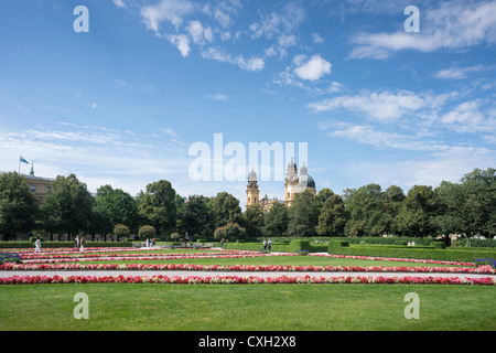 Hofgarten, Garten der Könige Residenz mit Blick auf Theatiner Kirche St. Kajetan, München, Bayern, Deutschland, Europa Stockfoto