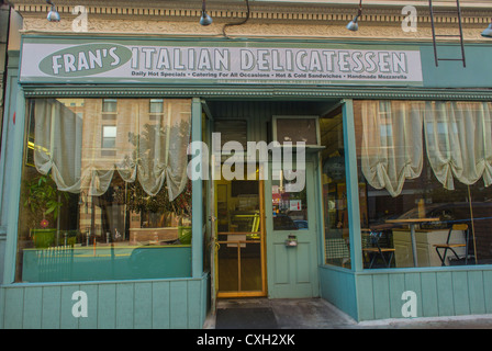 Hoboken, New Jersey, USA, Old Americana Vintage-Schild, Ladenfront, 'Fran's' Italian Restaurant, 1950er-Jahre-Geschäft, Charcutier Stockfoto