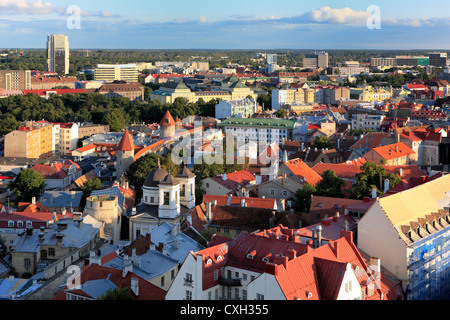 Stadtbild von St. Olafs Kirche, Tallinn, Estland, Tallinn, Estland Stockfoto