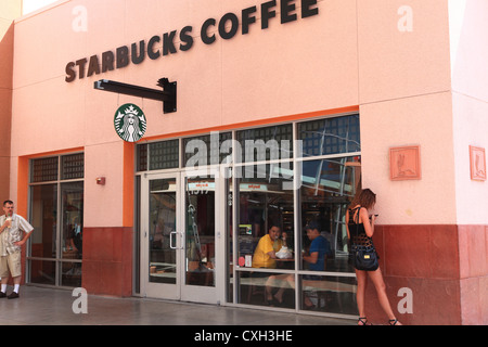 Starbucks-Kaffee in Las Vegas North Premium Outlets Shopping Mall, Las Vegas, Nevada, Vereinigte Staaten Stockfoto