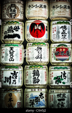 Gespendete Barrel Willen an der Meiji-Schrein, Tokyo, Japan Stockfoto