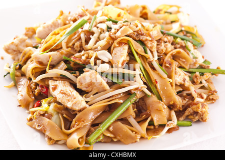 PAd Thai mit Poulet Stockfoto
