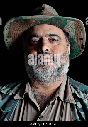 Imran Khan ist einer der renommiertesten und erfahrensten Tierwelt Führer von Jim Corbett Tiger Reserve, Indien. Stockfoto